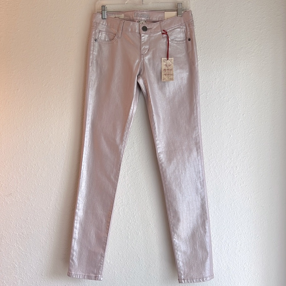 Decree Skinny Low Rise Shimmering Rose Blush Pants, size 5 -31inseam NEVER WORN